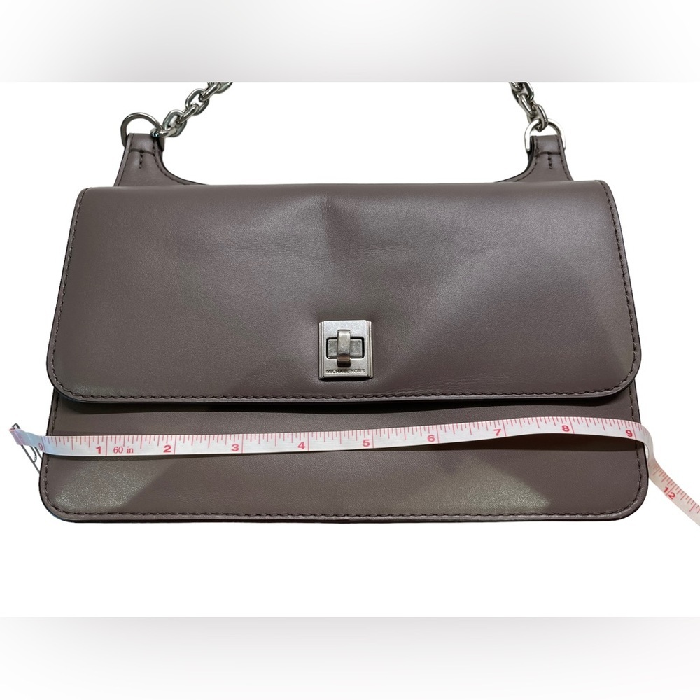 Michael Kors - nice leather Taupe / silver - crossbody handbag - like new - Picture 6 of 10